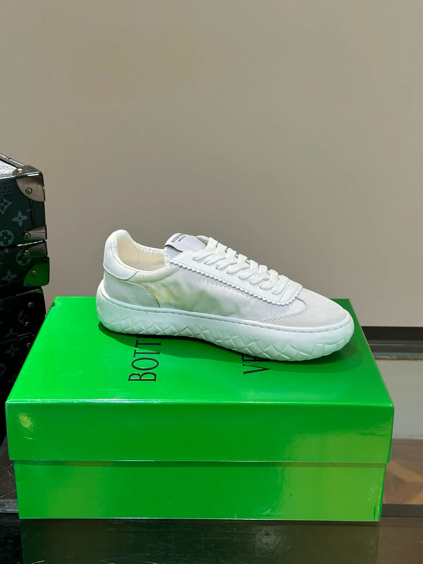 Factory price: 438💰BV/Bottega Veneta🆕New men's moral training sneakers, made of Sneaker technology nylon and suede, inspired by retro basketball shoes, a new interpretation of classic sneakers, a light, comfortable and breathable summer must-have item, the soles are made of classic woven texture, super recognizable, nylon suede stitching, full of texture! Size: 38-44, (45 customized)
